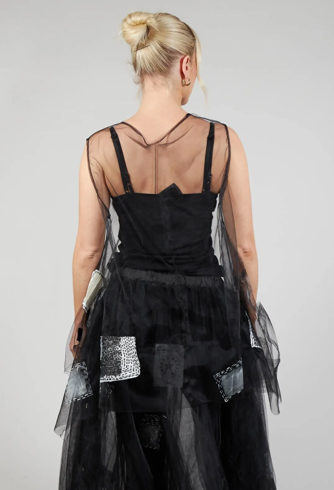 Bread and Butter Tops^Patch Print Mesh Vest in Black and White