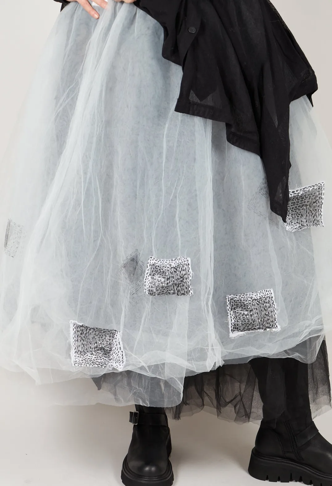 Bread and Butter Skirts^Patch Print Tulle Skirt in White