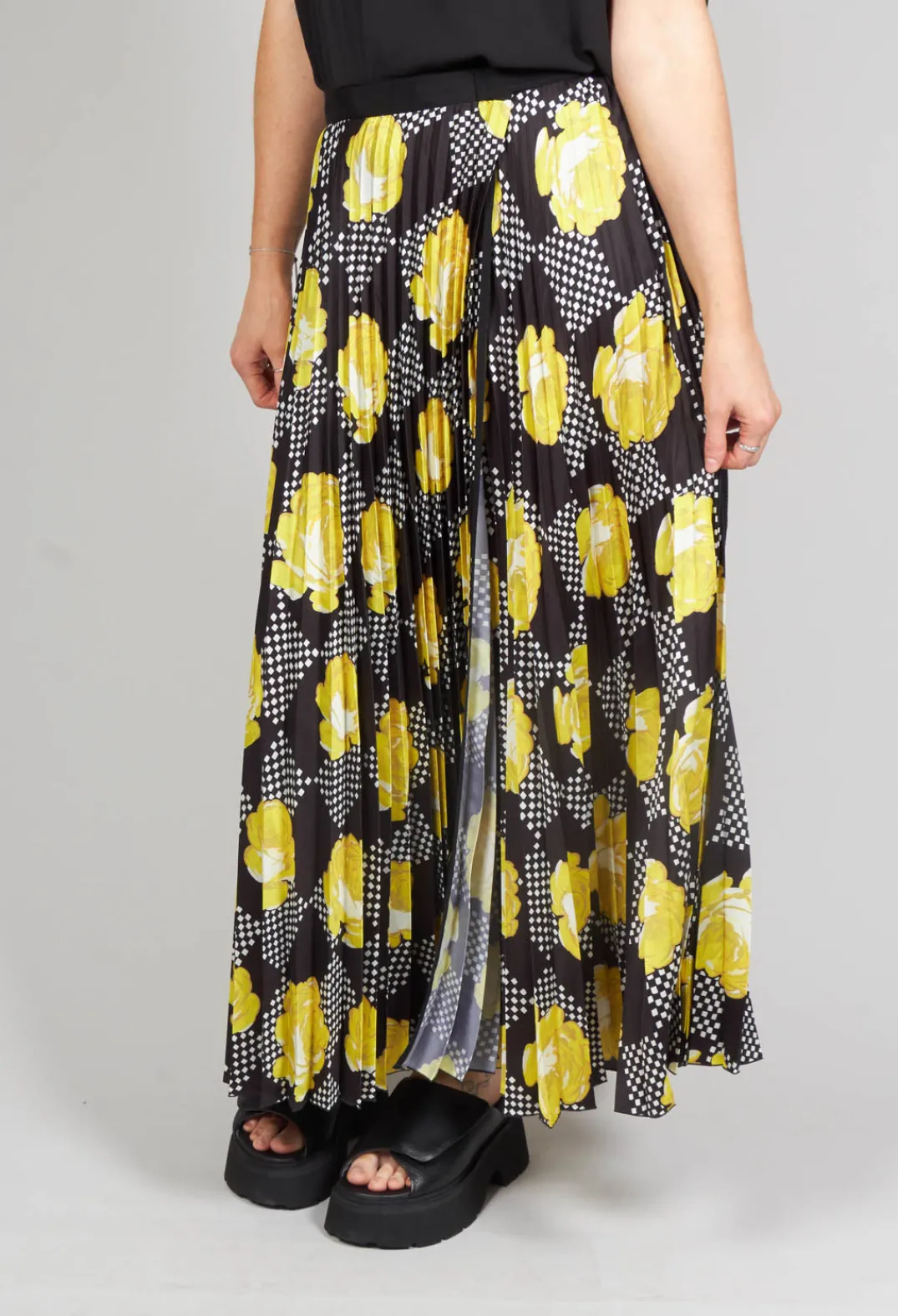 Beatrice B Skirts^Pleated Midi Skirt in Yellow