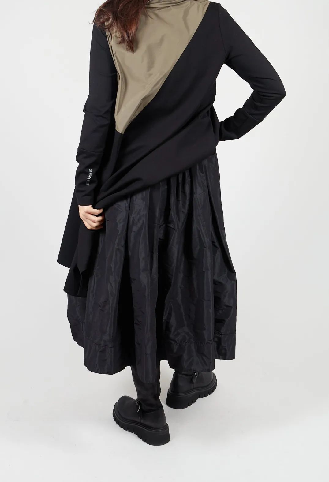 Pluslavie Skirts^Pleated Skirt in Black