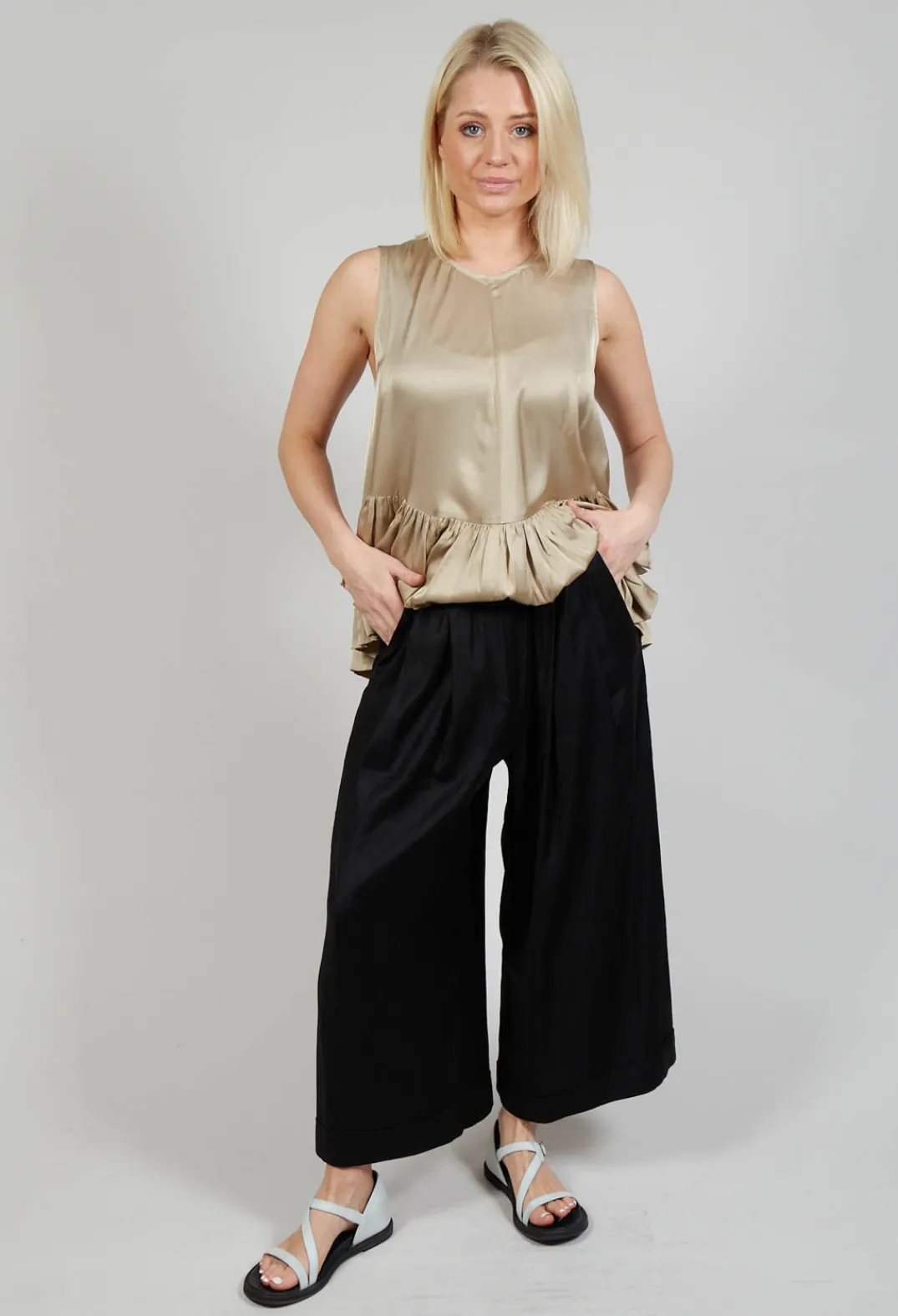 Les Filles d'Ailleurs Trousers^Pleated Wide Leg Trousers in Black