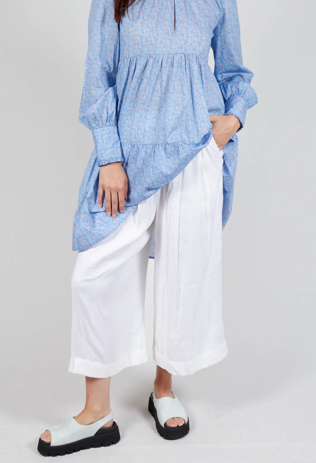 Les Filles d'Ailleurs Trousers^Pleated Wide Leg Trousers in White