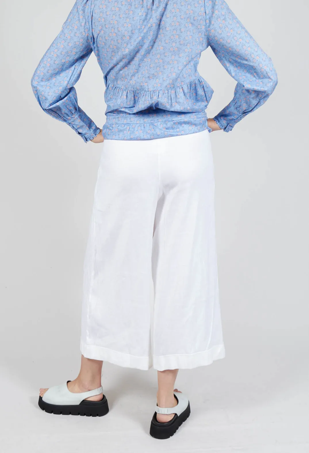 Les Filles d'Ailleurs Trousers^Pleated Wide Leg Trousers in White
