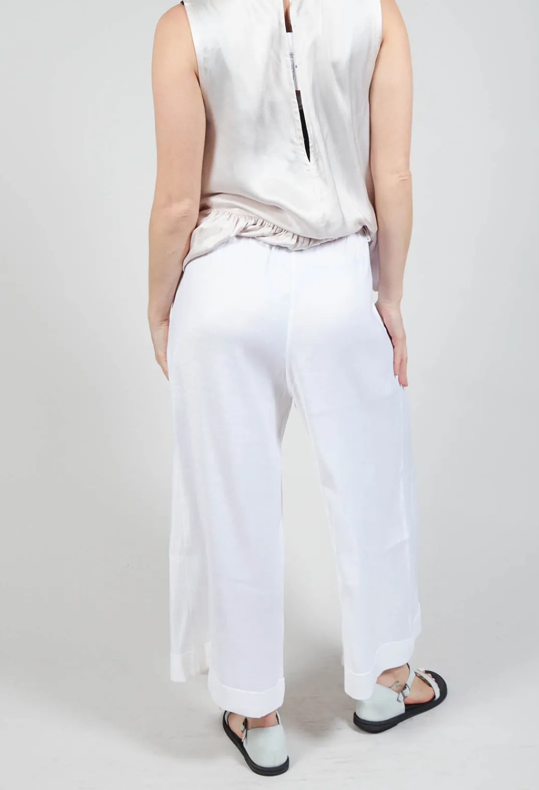Les Filles d'Ailleurs Trousers^Pleated Wide Leg Trousers in White