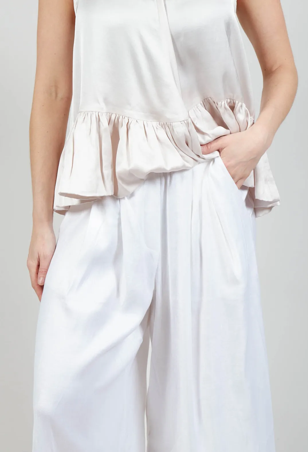 Les Filles d'Ailleurs Trousers^Pleated Wide Leg Trousers in White