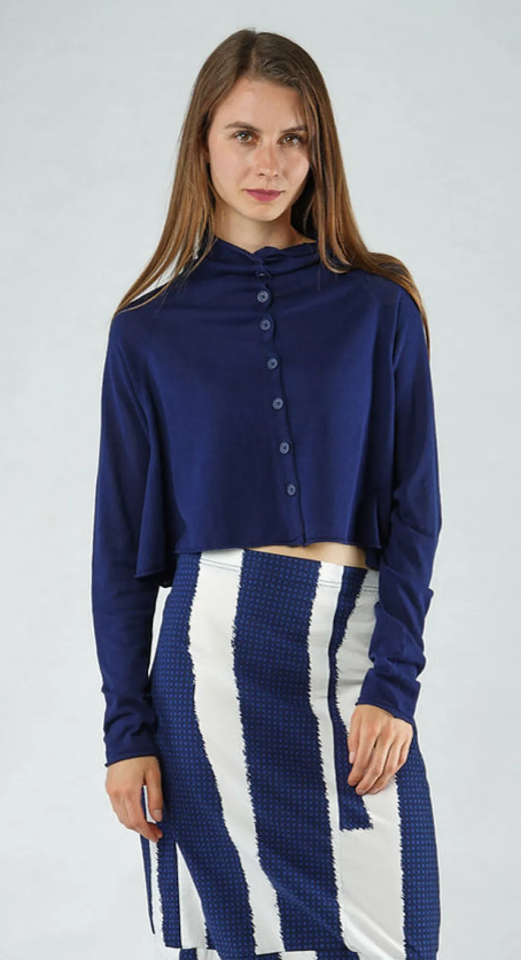 Rundholz Black Label Cardigans^PRE-ORDER - Cropped Lightweight Cardigan in Grey Offwhite (Pictured in Navy Offwhite)