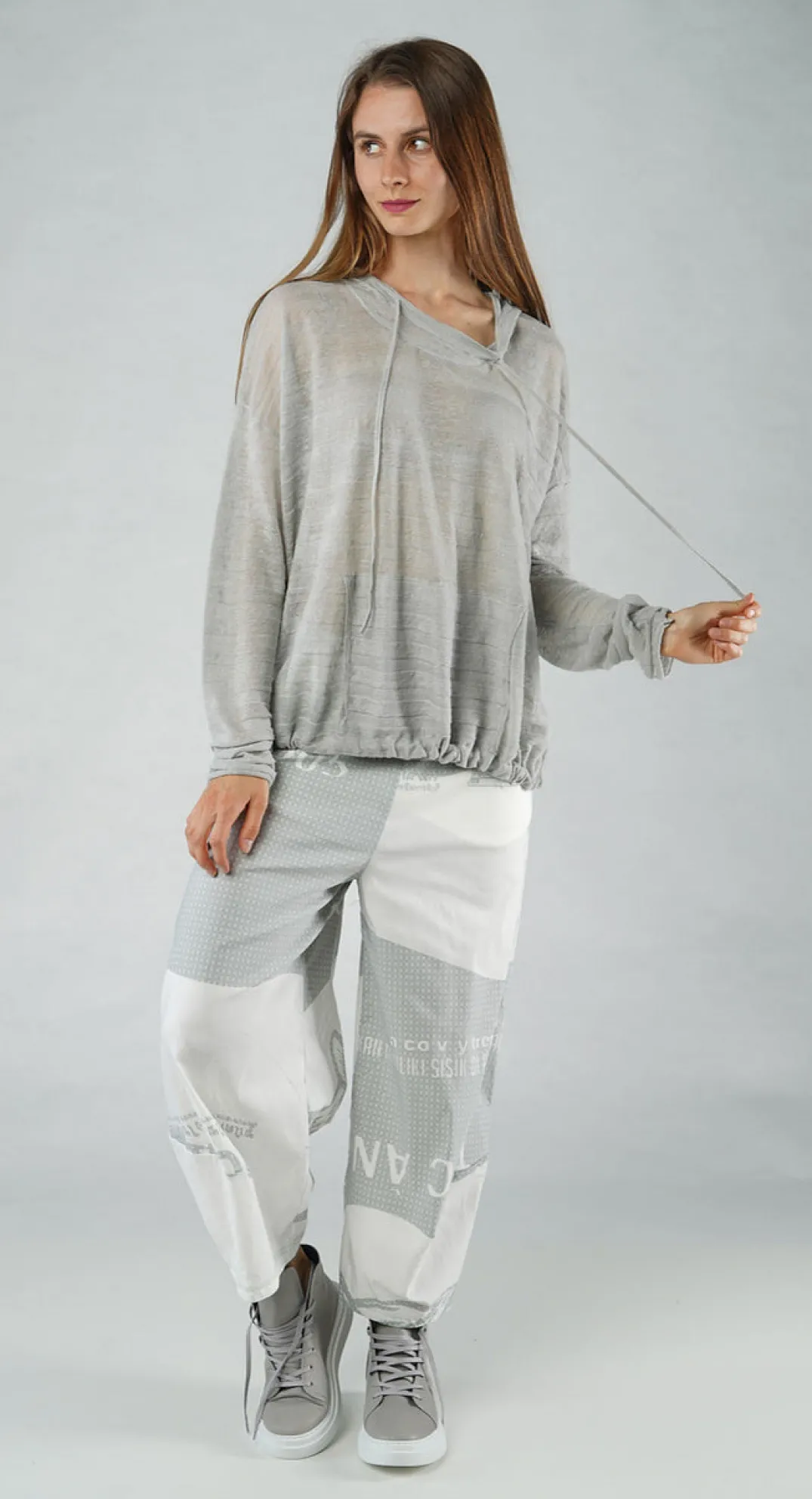 Rundholz Black Label Jumpers^PRE-ORDER - Lightweight Hooded Pullover in Black (Pictured in Grey)