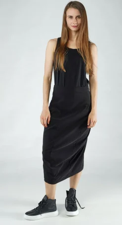 Rundholz Black Label Skirts^PRE-ORDER - Pull On Curved Hem Pencil Skirt in Grey Pull On Curved Hem Pencil Skirt in Grey (Pictured in Black)