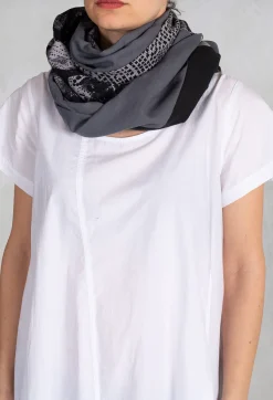 Spazioif Scarves^Printed Snood in Purple/Black