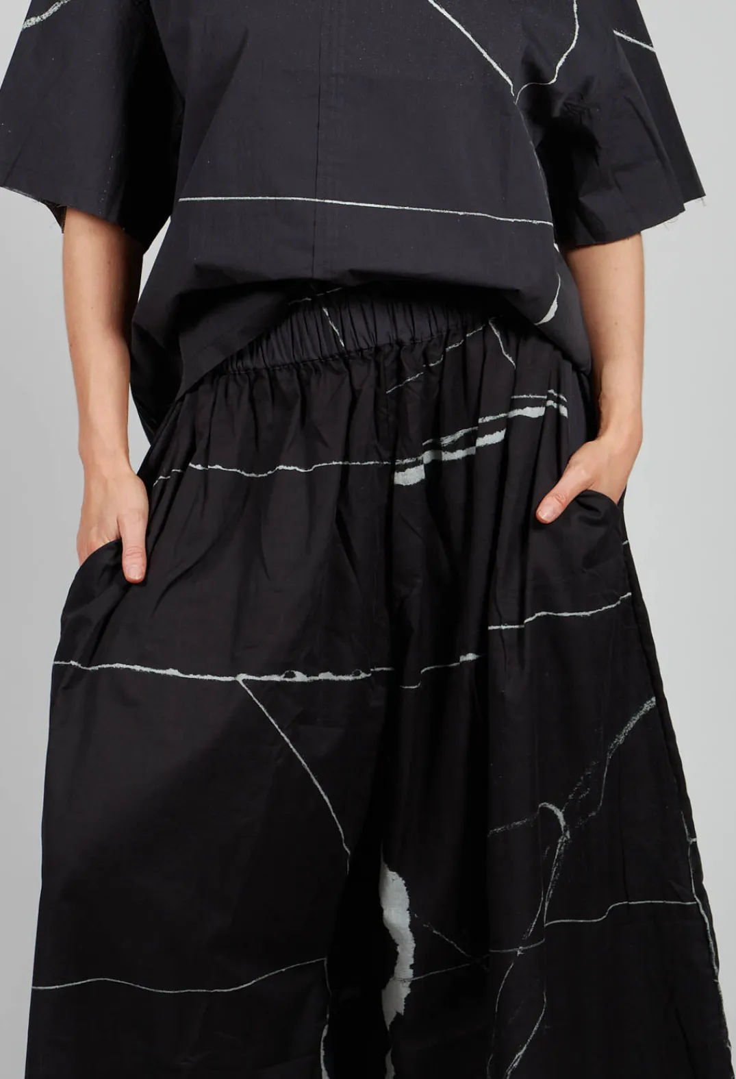 La Vaca Loca Trousers^Printed Tanto Trousers in Off Black Banner