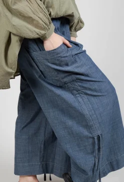 Amici Trousers^Pull String Capri Trousers in Oyster Grey