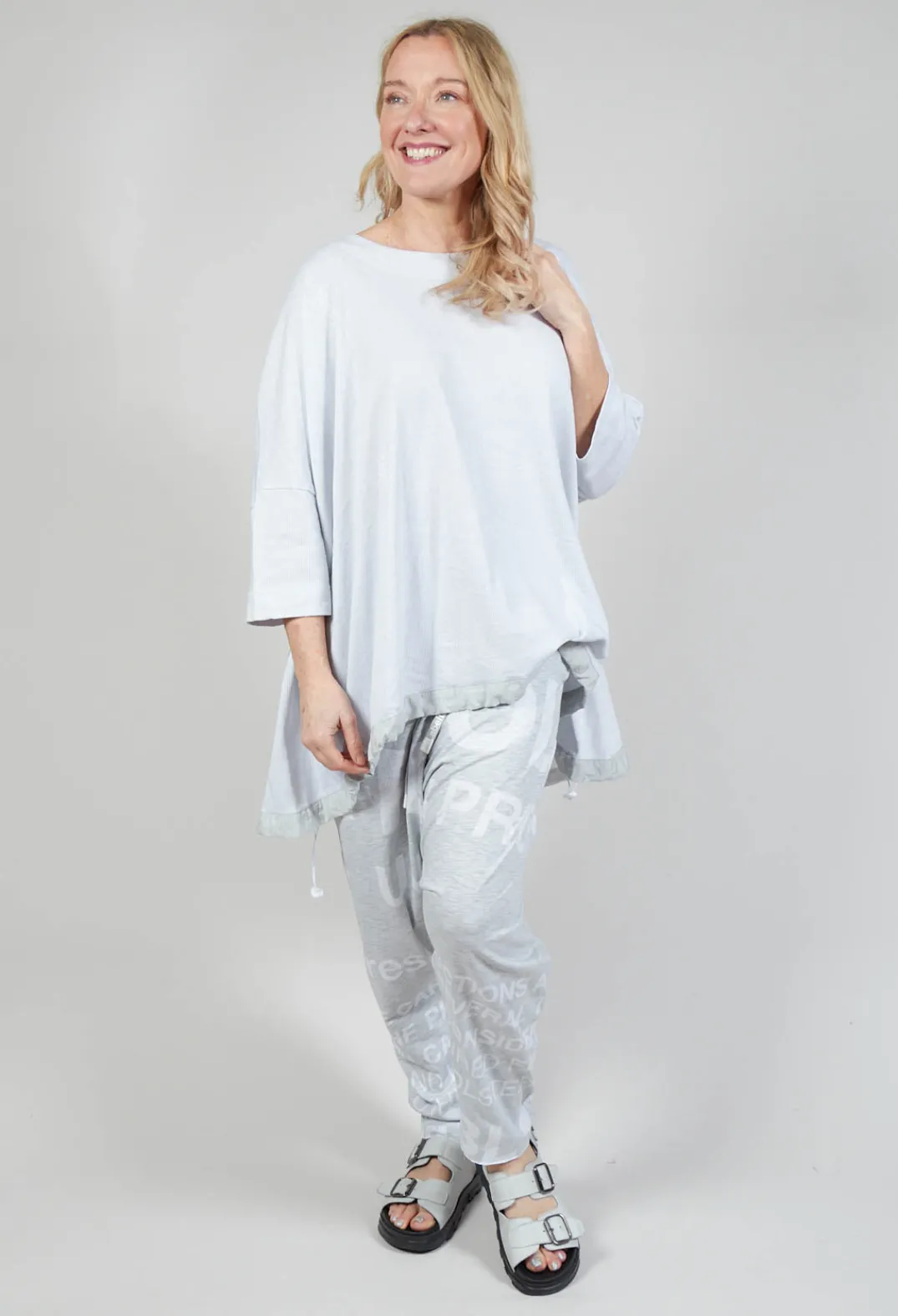 Rundholz Black Label Tops^Relaxed Fit T Shirt with Drawstring Hem in Grey Print