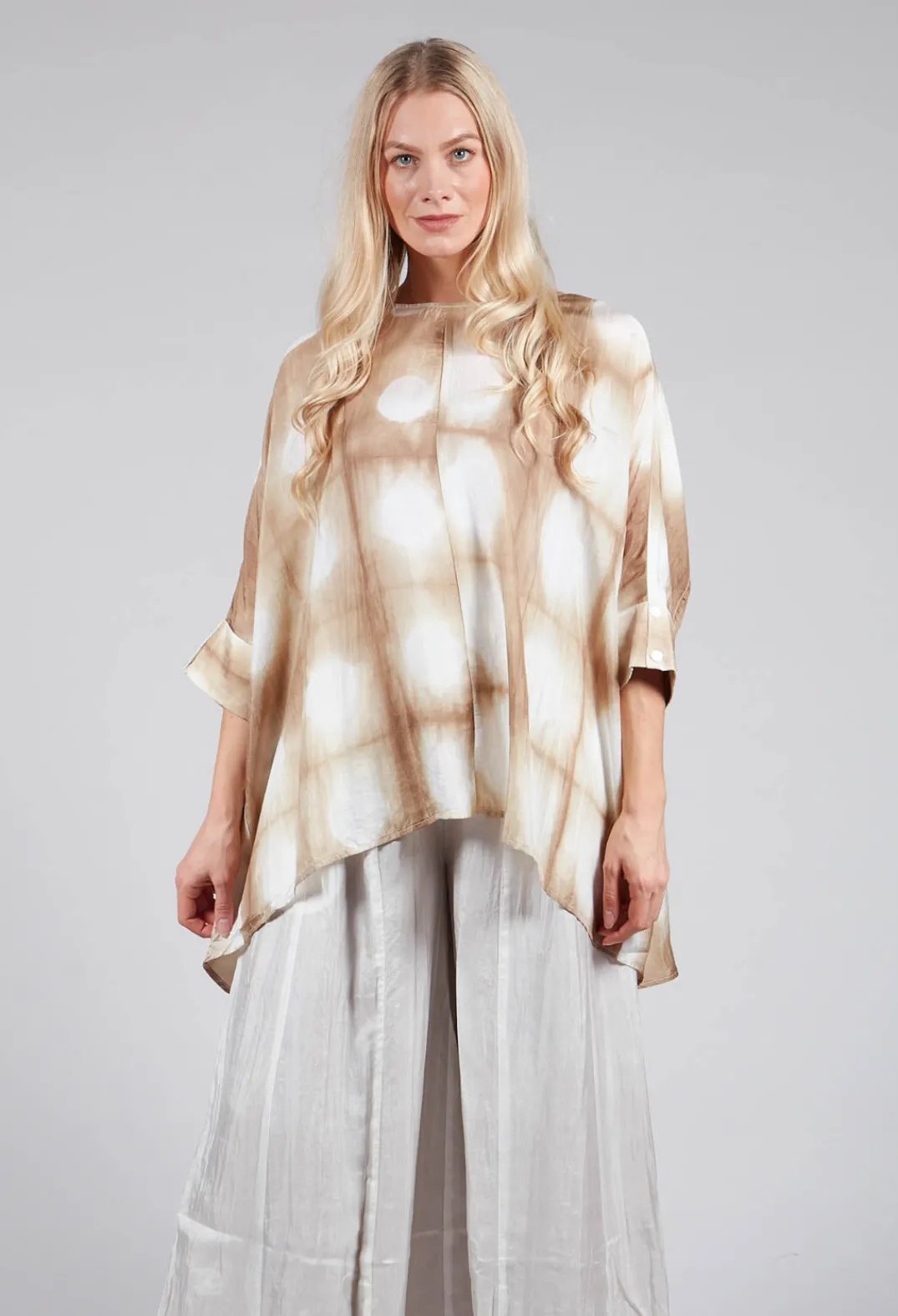 Bianco Levrin Shirts & Blouses^Rene Round Neck Shirt in Beige and White