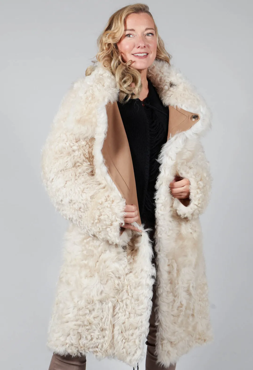 Dom Goor Coats^Reversible Toscana Coat with Fur Lining in Camel Cream