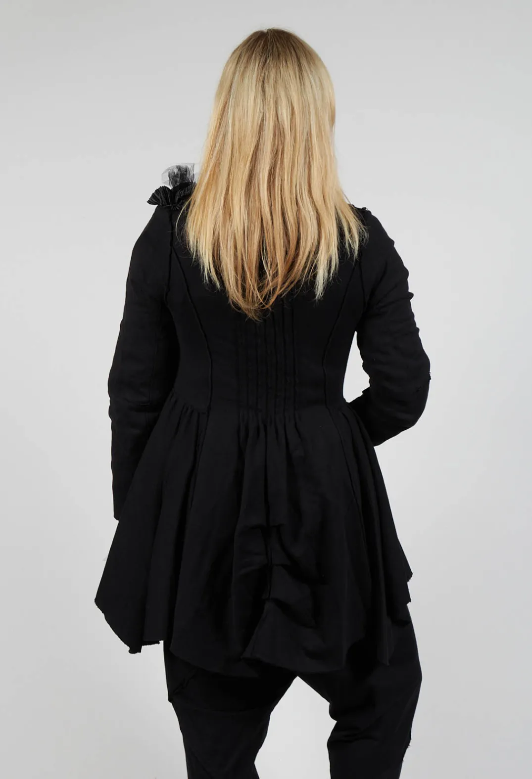 Bread and Butter Jackets^Ruffle Blazer in Black