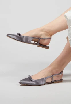 Beatrice B Flats^Sandal with Little Bow in Pearl Grey