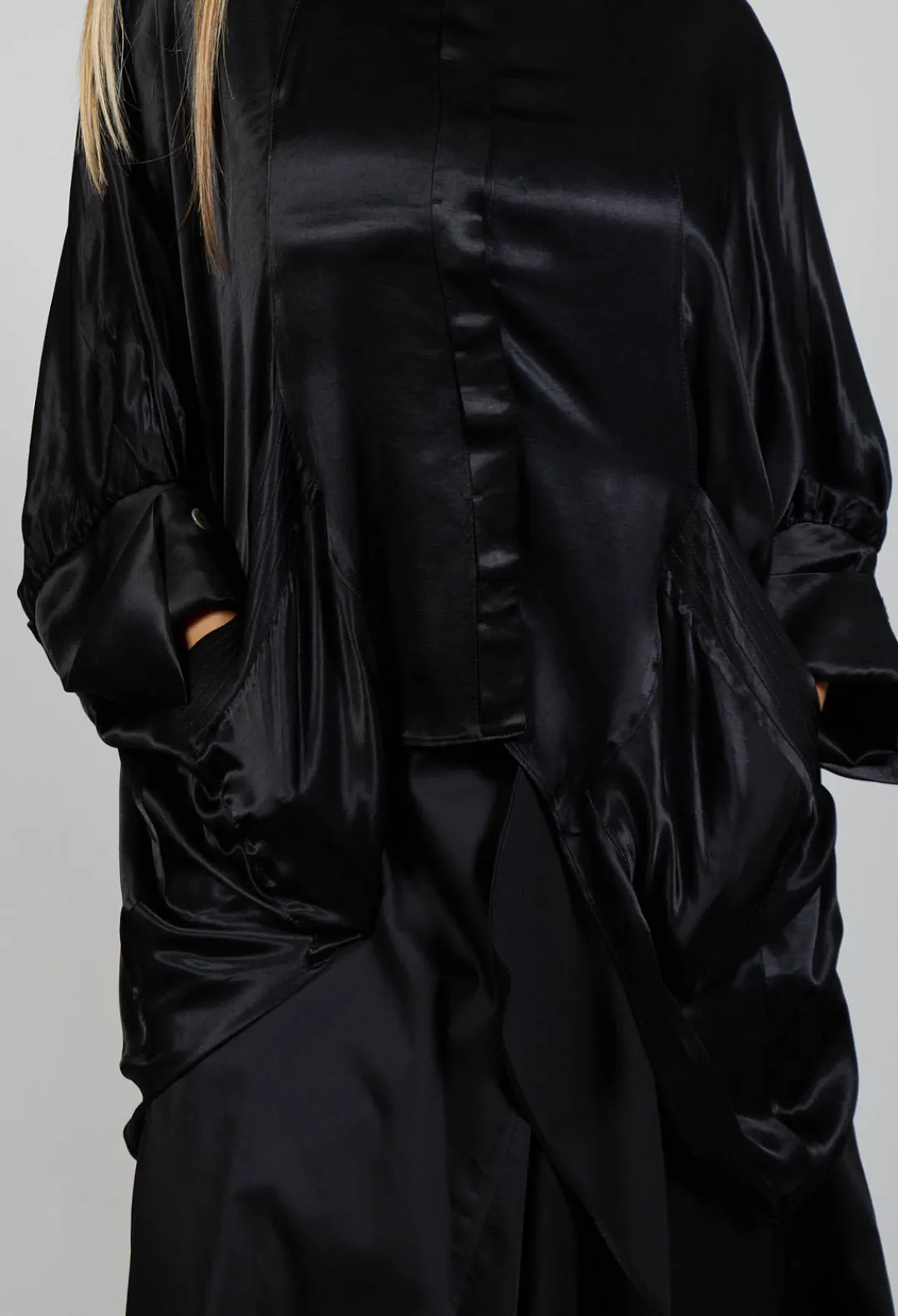 Bize Shirts & Blouses^Satin Shirt in Black