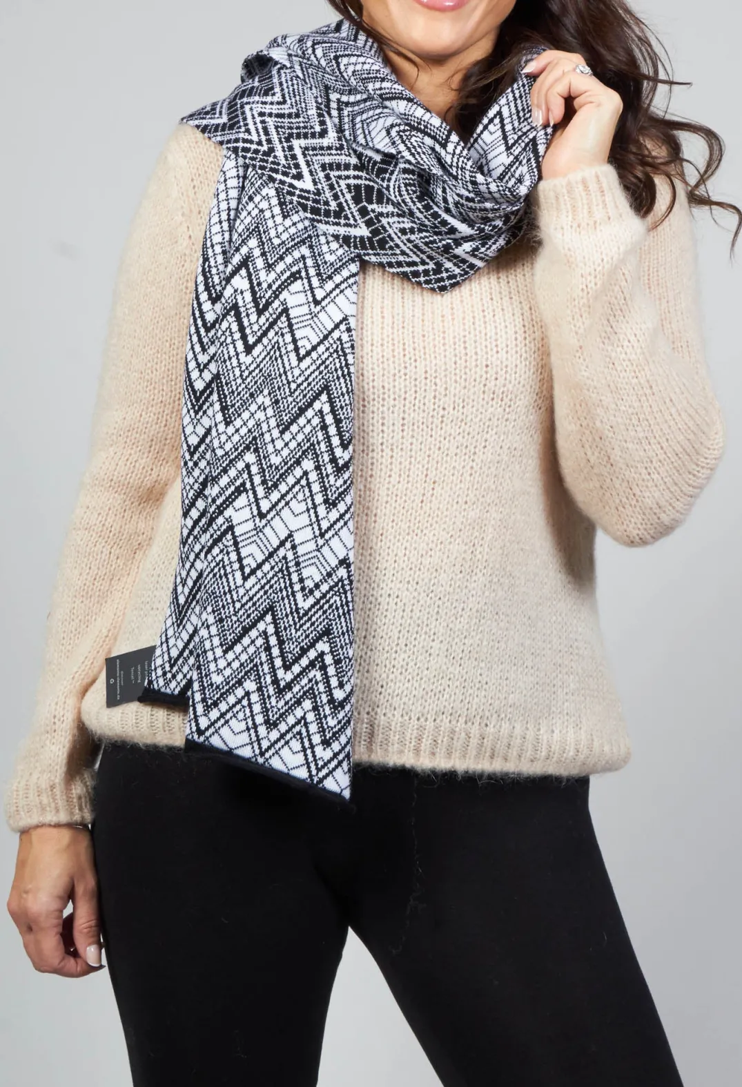 Elemente Clemente Scarves^Scarf Bodi