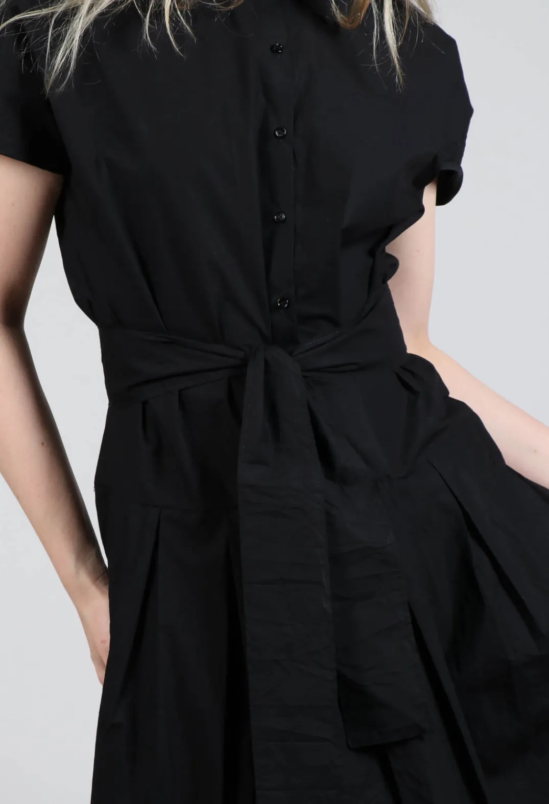 Apuntob Dresses^Shirt Dress in Black