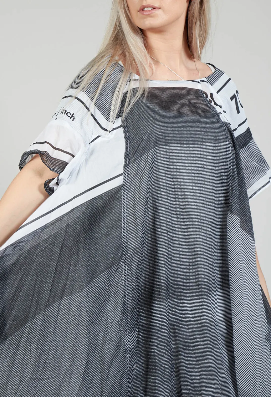 Rundholz Black Label Dresses^Short Sleeve Cotton Dress in Black Print