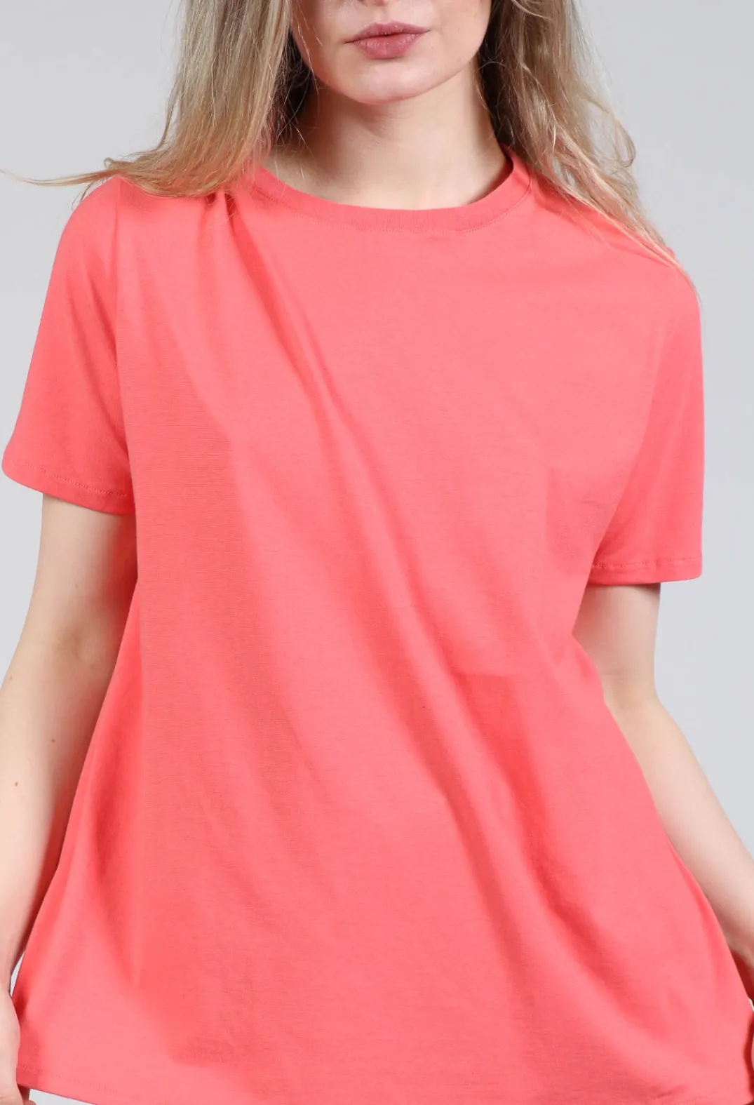 Apuntob Shirts & Blouses^Short Sleeve T-Shirt in Strawberry