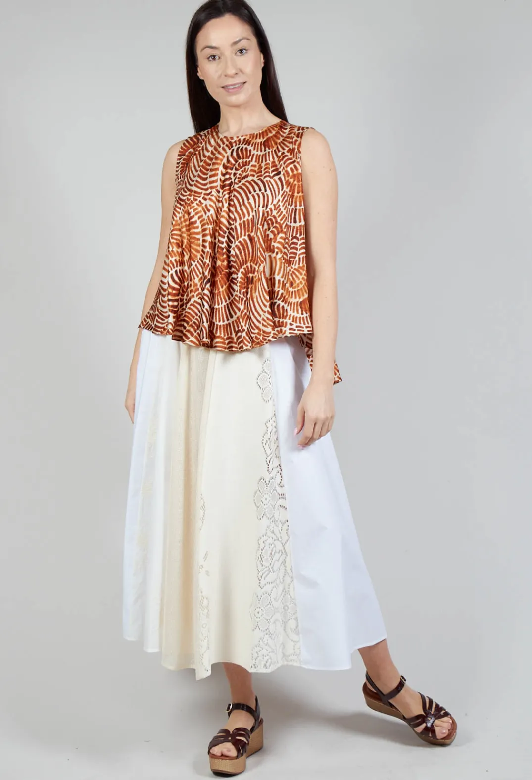 Sfizio Tops^Sleeveless Blouse in Shell Print