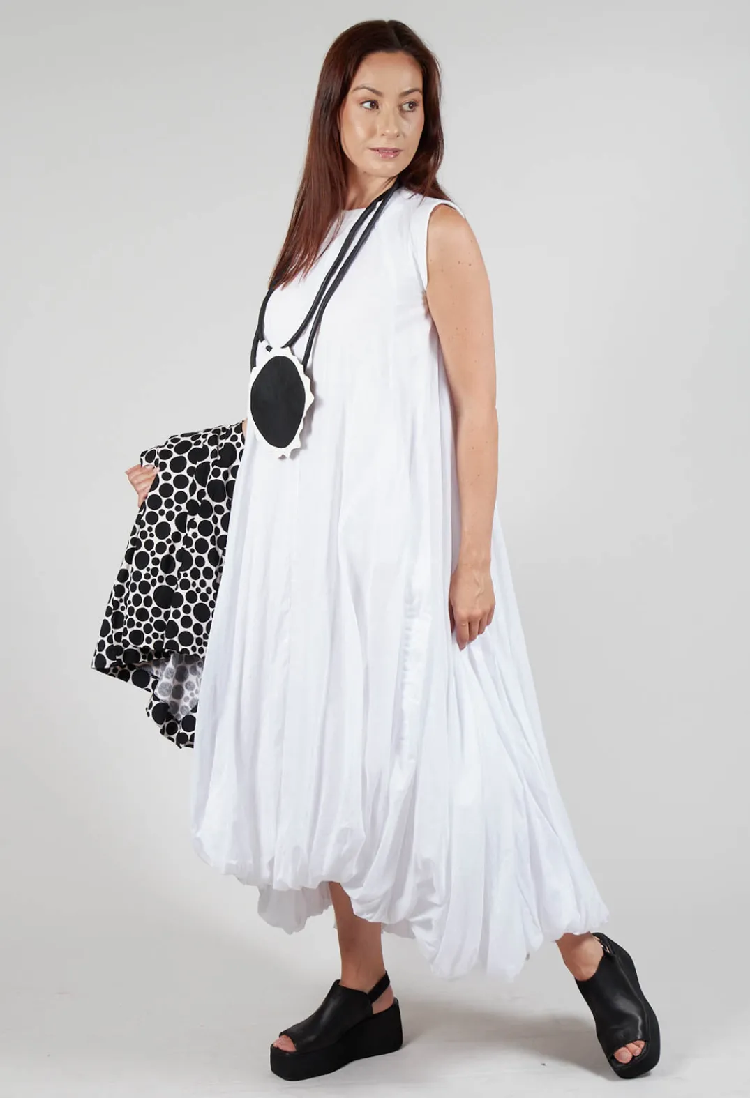 Bread and Butter Dresses^Sleeveless Maxi dress in White