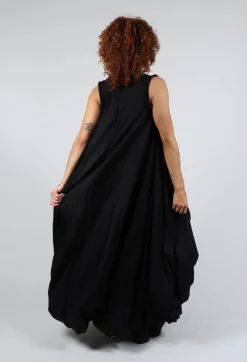 Bread and Butter Dresses^Sleeveless Maxi dress in Black