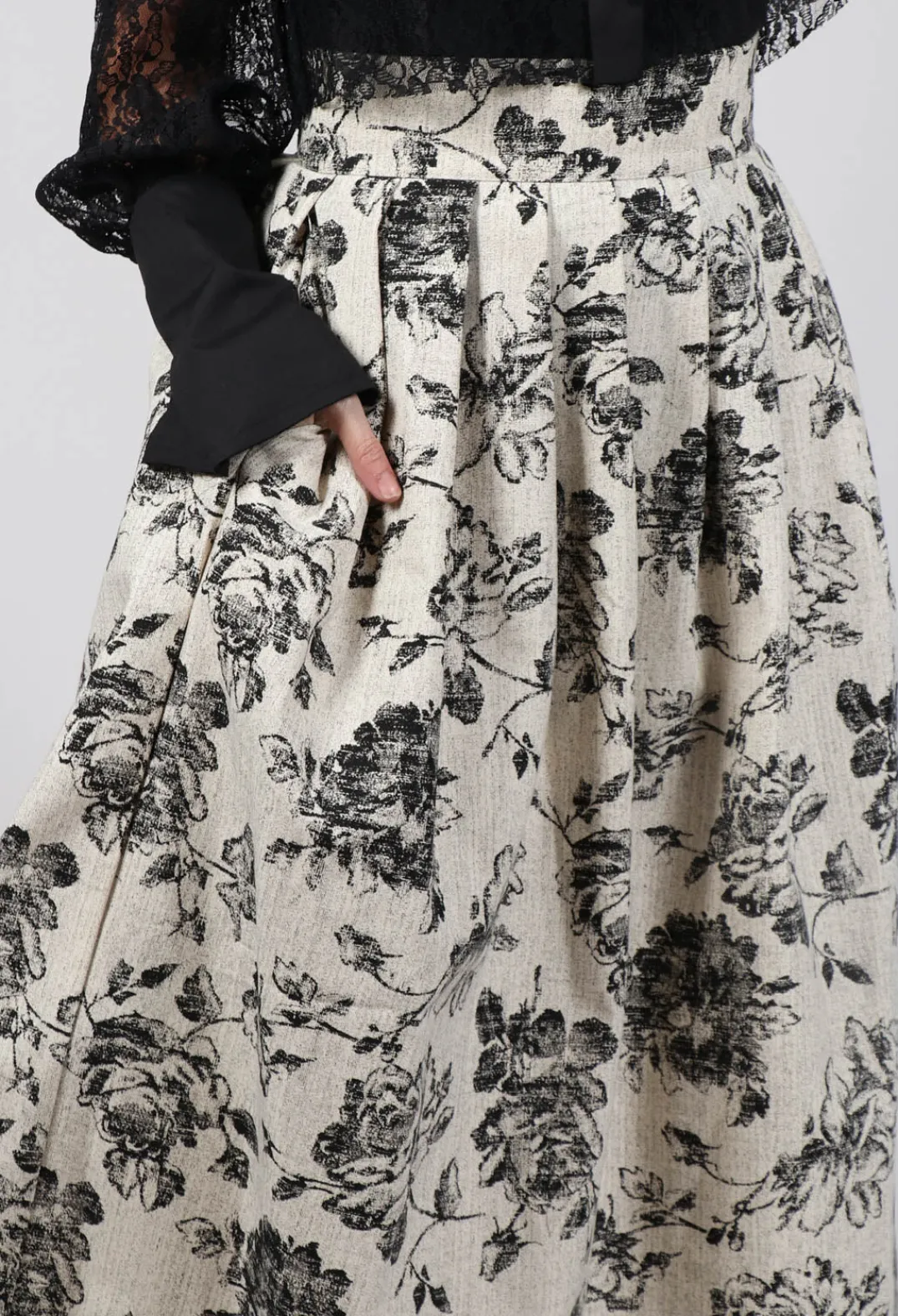 Another Archive Skirts^Soft Black Flower Pleated Skirt