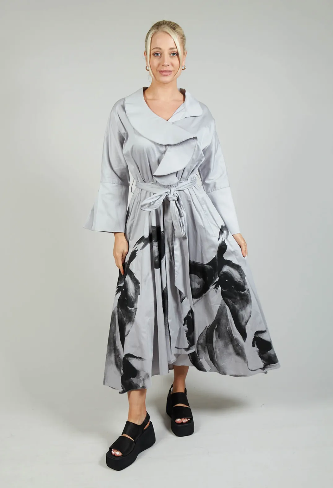 Bize Dresses^Statement Collar Dress in Grey