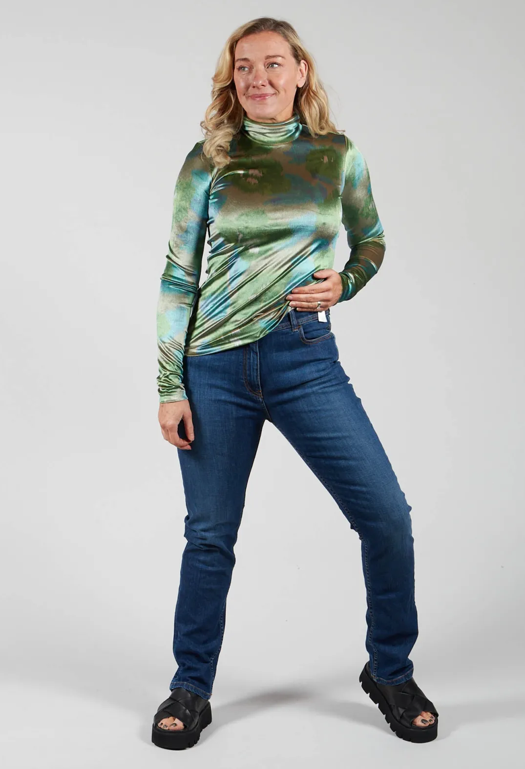 Niù Jeans^Straight Leg Denim Jeans in Blue