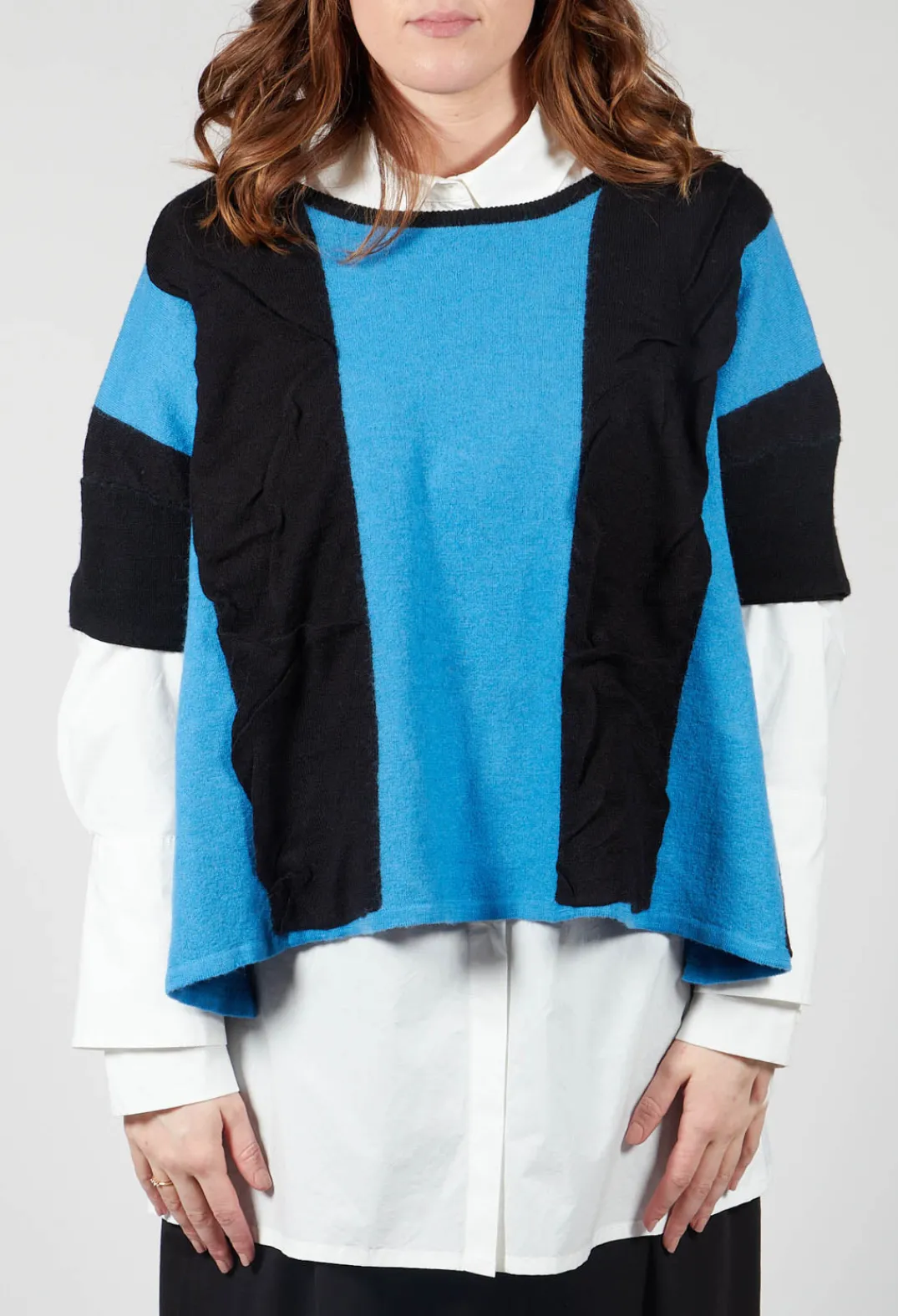Moyuru Knitwear^Striped Knitted Top in Black / Blue