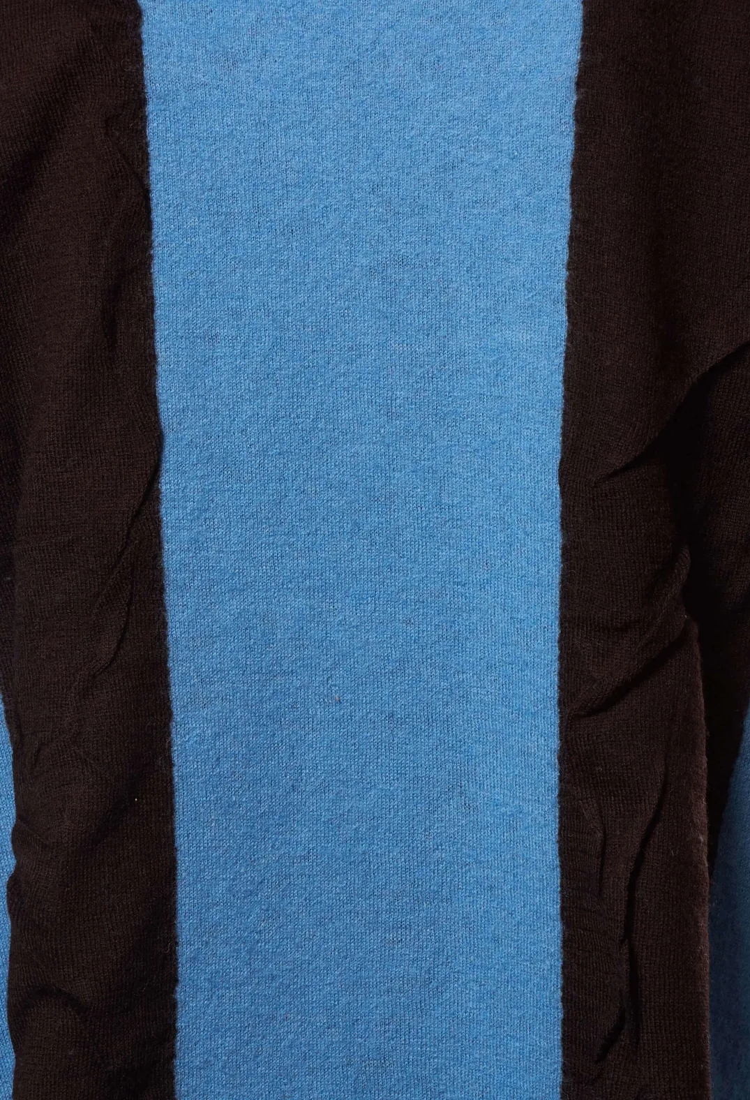 Moyuru Knitwear^Striped Knitted Top in Black / Blue
