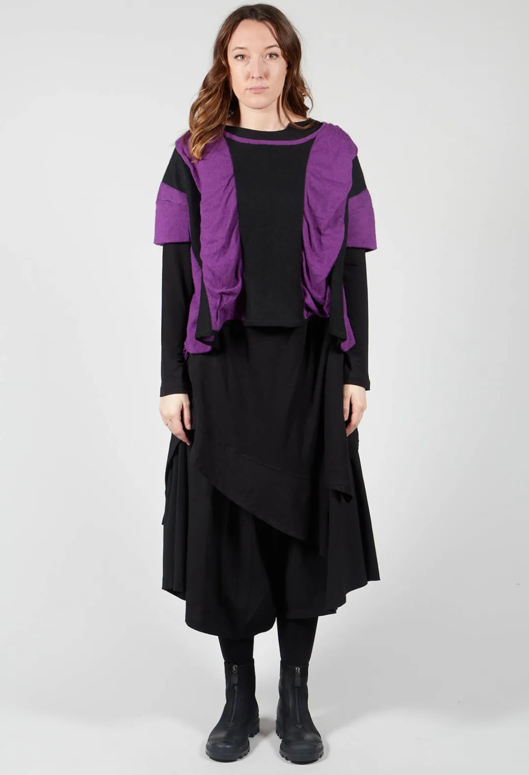 Moyuru Knitwear^Striped Knitted Top in Black / Purple