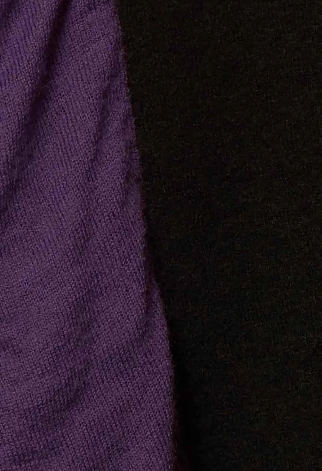Moyuru Knitwear^Striped Knitted Top in Black / Purple