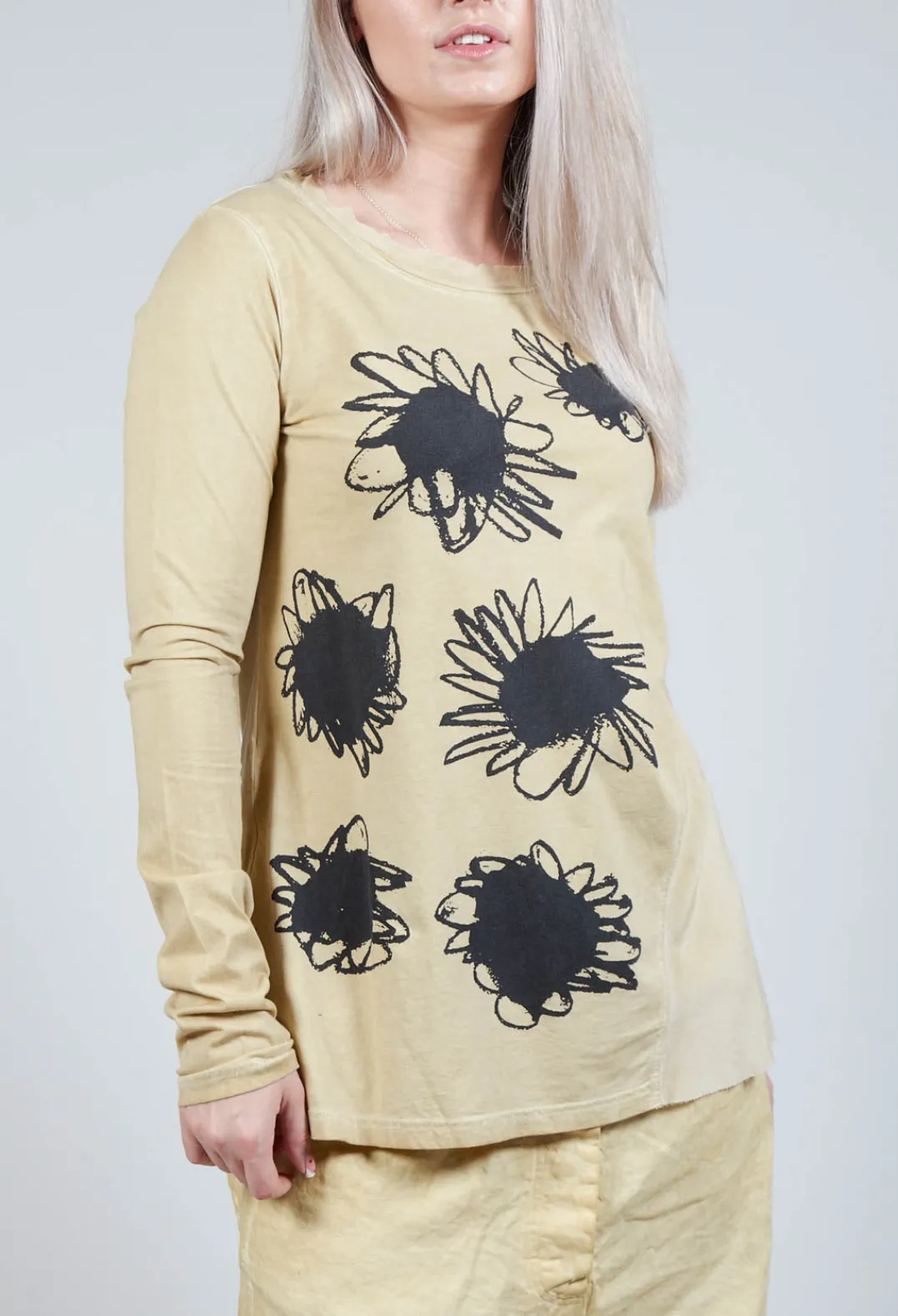 Rundholz Dip Tops^Sunflower Graphic Top in Wax Flock Cloud