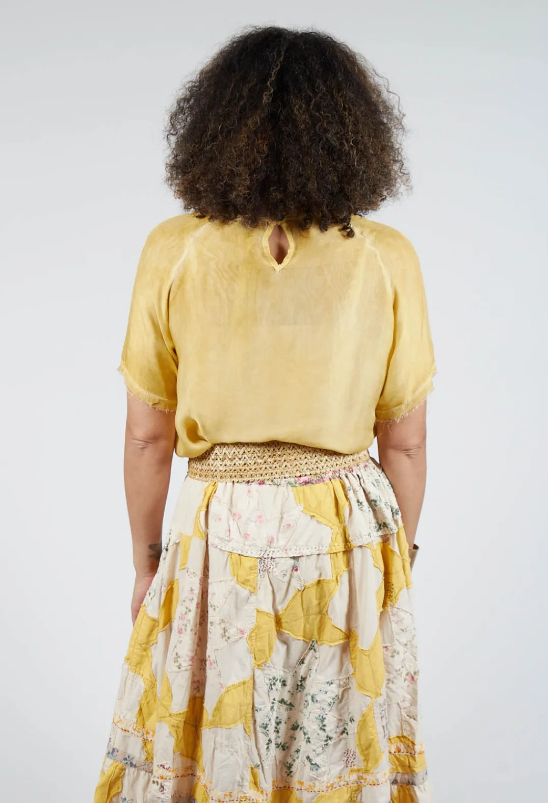 Sanctamuerte Tops^T Shirt in Tinto Freddo Gold