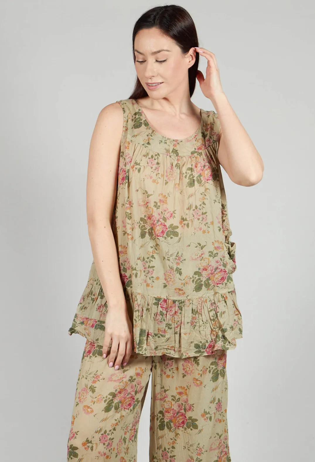 Les Ours Tops^Teva Top in Almond Flowers