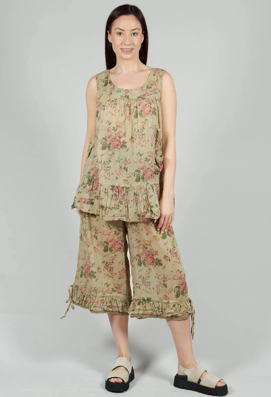 Les Ours Tops^Teva Top in Almond Flowers