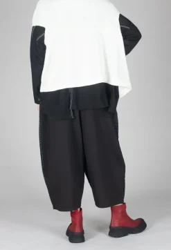 Moyuru Trousers^Textured Wide Leg Trousers in Black