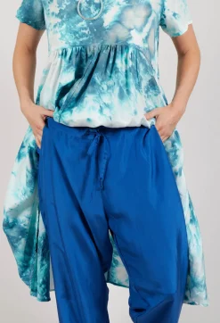 Traces of Me Trousers^Trousers Still Amparo Blue in Blue