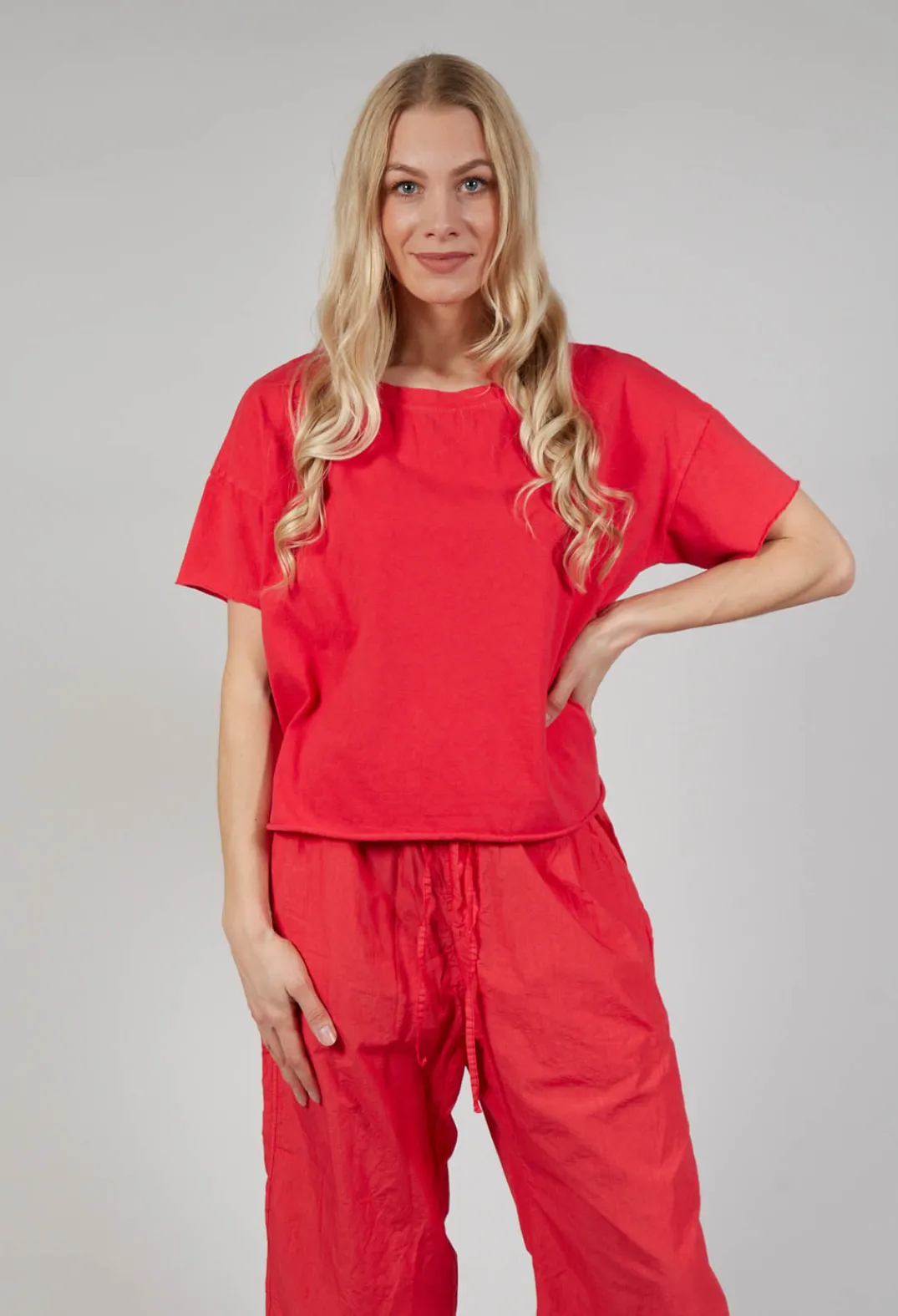 Album Di Famiglia Tops^T-Shirt HC in Poppy Red