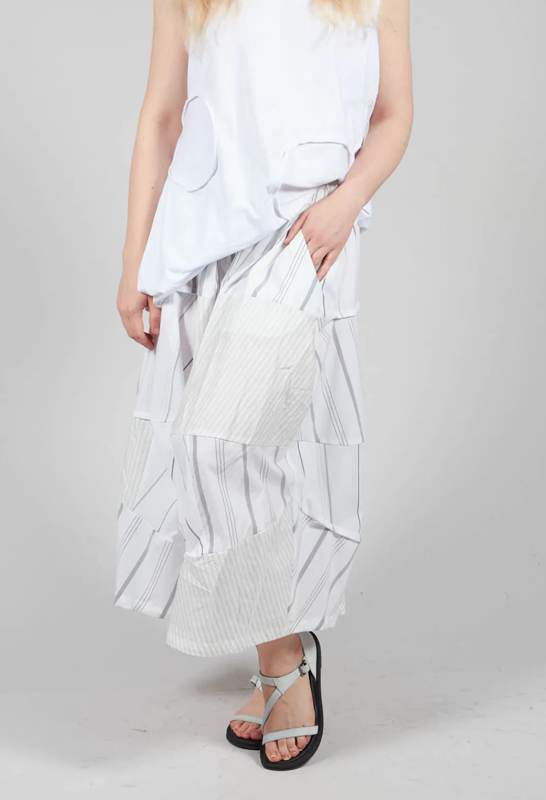 Moyuru Skirts^Tulip Hem Skirt in White Stripe