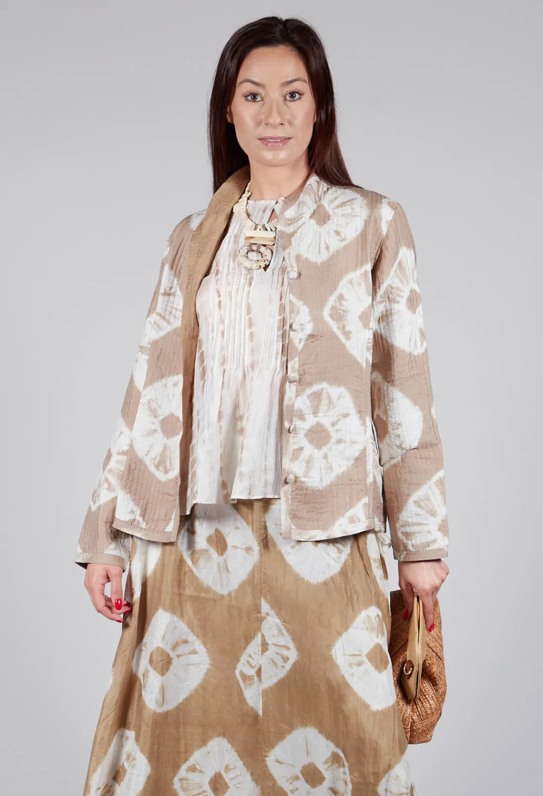Bianco Levrin Jackets^Ulla Padded Jack in Beige and Cream