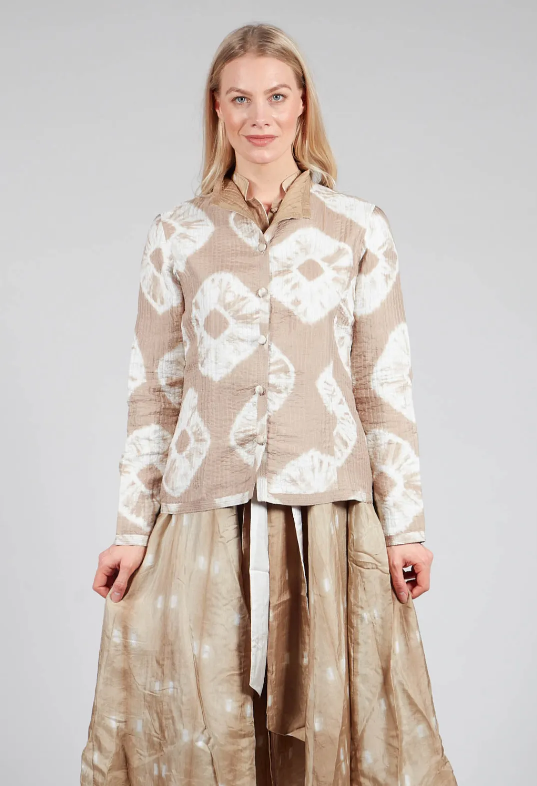 Bianco Levrin Jackets^Ulla Padded Jack in Beige and Cream