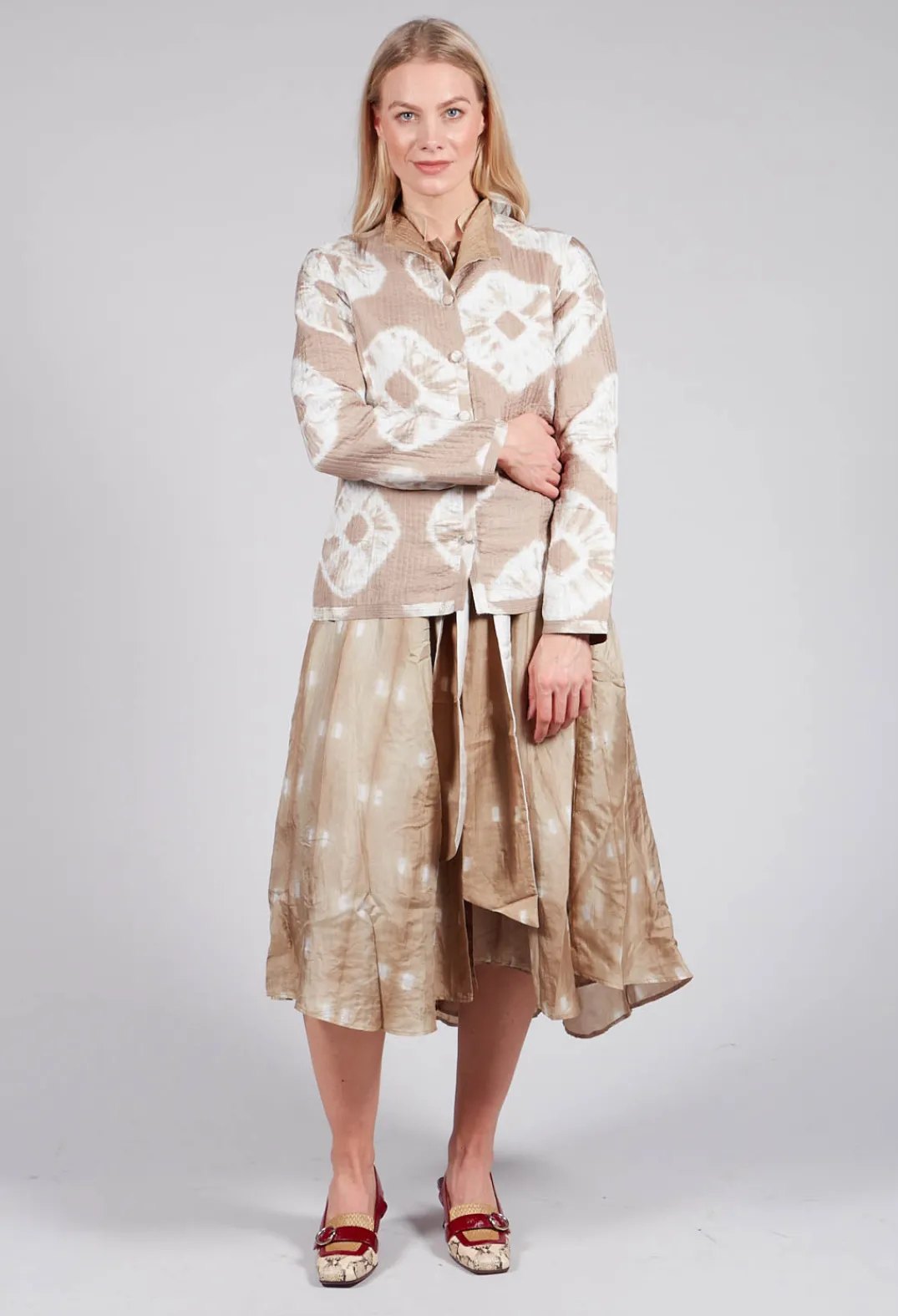 Bianco Levrin Jackets^Ulla Padded Jack in Beige and Cream