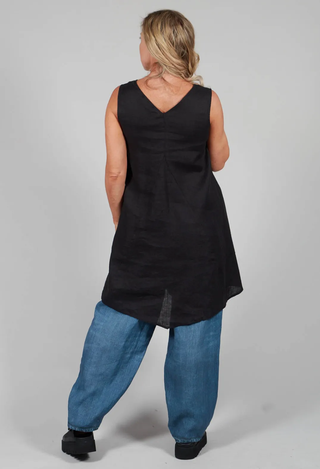 Kedziorek Tops^V Neck Tunic in Black