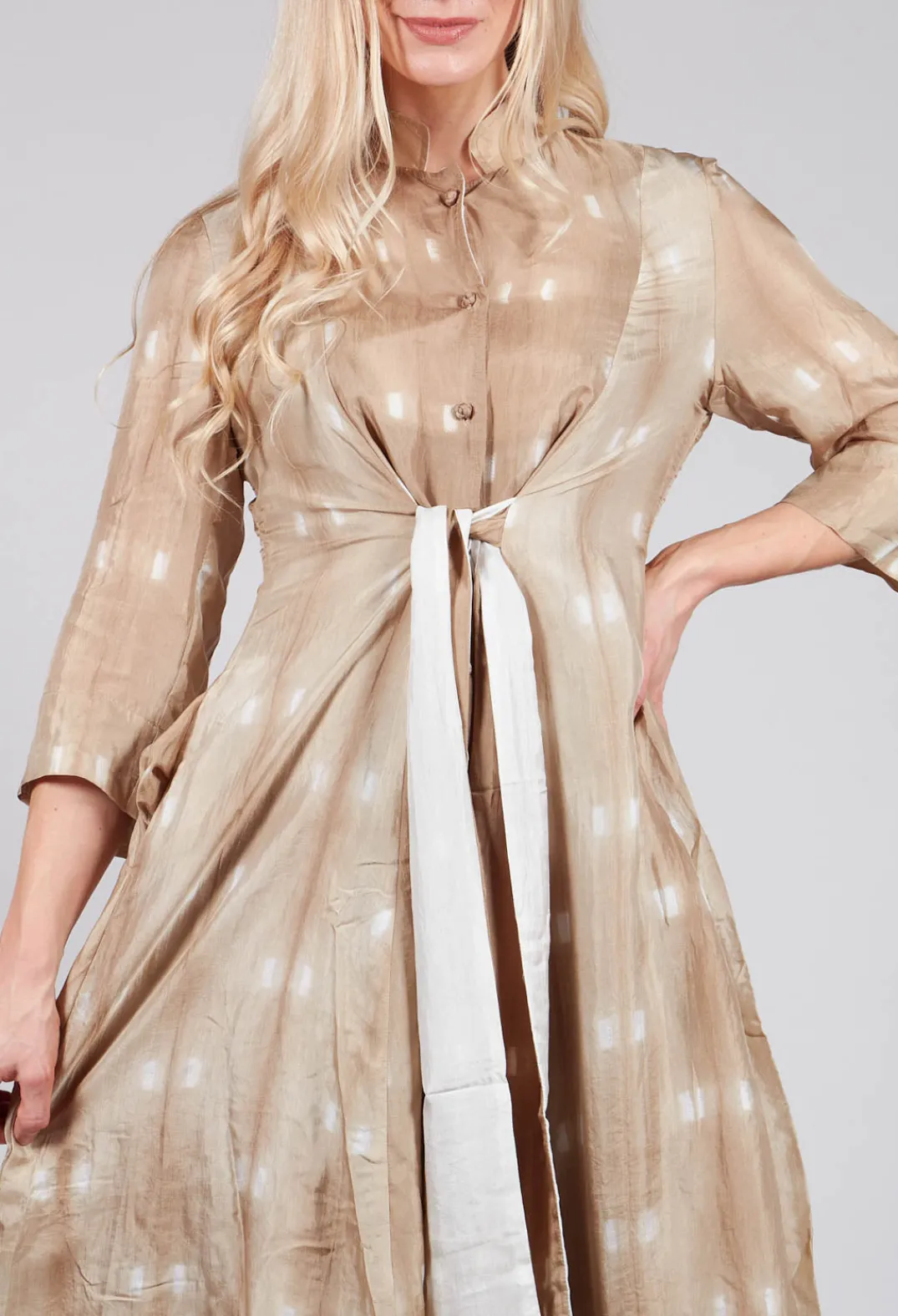 Bianco Levrin Dresses^Vanilla Mao Chemisier in Beige and Cream