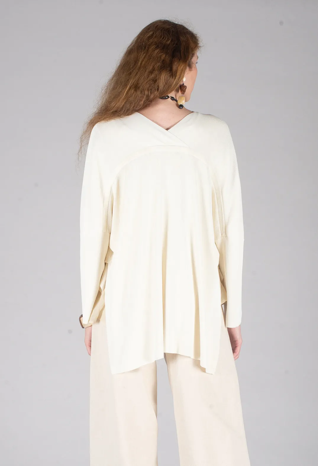 Isabel Benenato Cardigans^V-Neck Boxy Cardigan in White