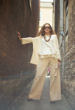 Isabel Benenato Cardigans^V-Neck Boxy Cardigan in White